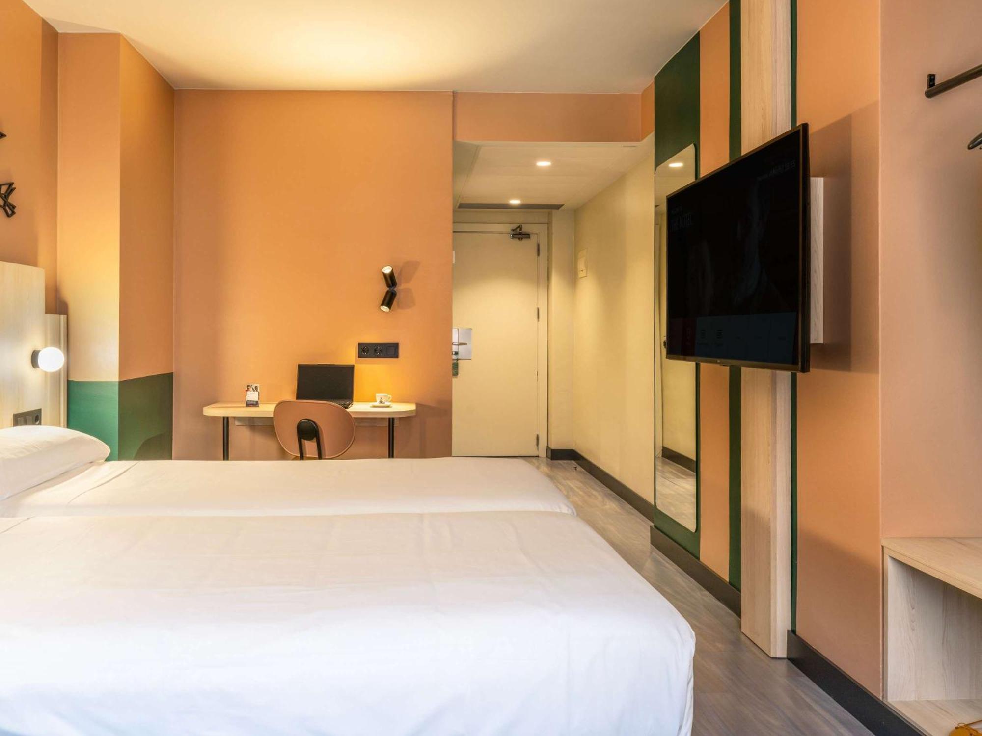 Ibis Styles Zaragoza Ramiro I Hotel Exterior photo