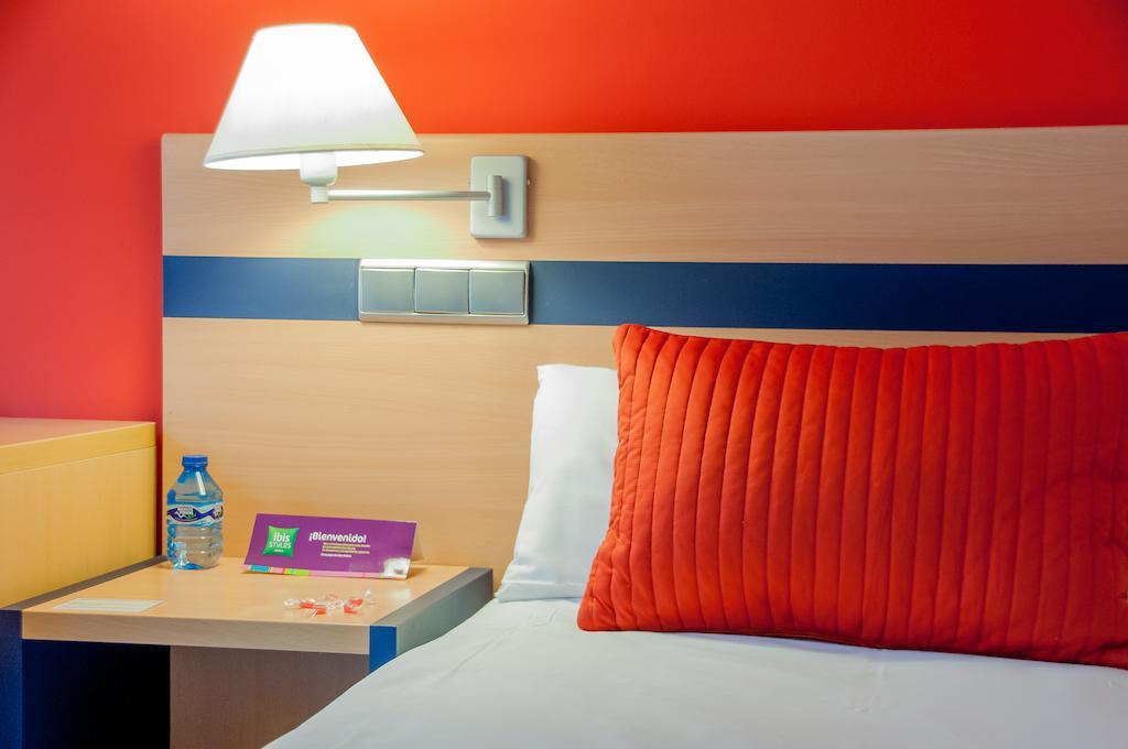 Ibis Styles Zaragoza Ramiro I Hotel Exterior photo